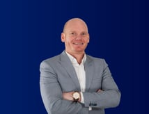 Marcel_Strabbing_Staand_Blauw_HF